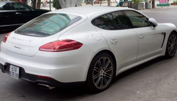 Porsche_Panamera_970,_facelift,_rear_view