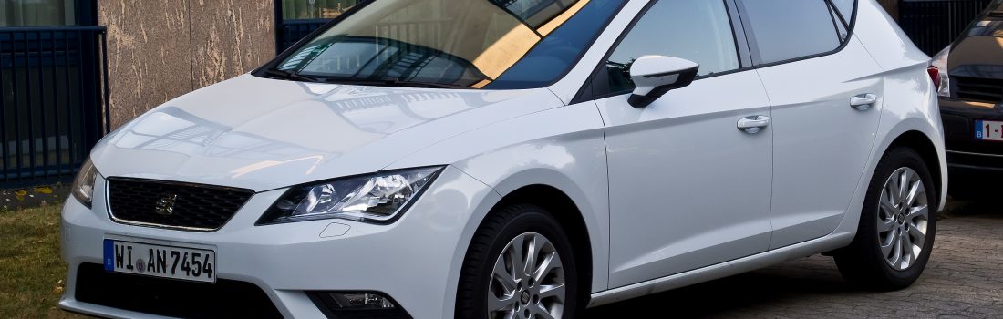 Seat_Leon_1.4_TSI_Start&Stop_Style_(III)_–_Frontansicht,_10._August_2013,_Ratingen Seat_Leon_1.4_TSI_Start&Stop_Style_(III)_–_Frontansicht,_10._August_2013,_Ratingen