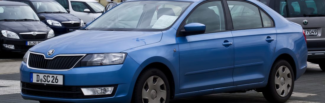 Skoda_Rapid_1.2_TSI_Ambition_–_Frontansicht,_31._Dezember_2012,_Düsseldorf